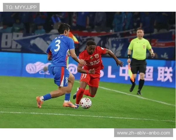 申花1-0领先海港马纳法传中拉唐头球破门第52分钟打破僵局